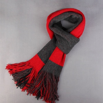 Fine-Woven Tassel Process Plaid Knitted Scarf